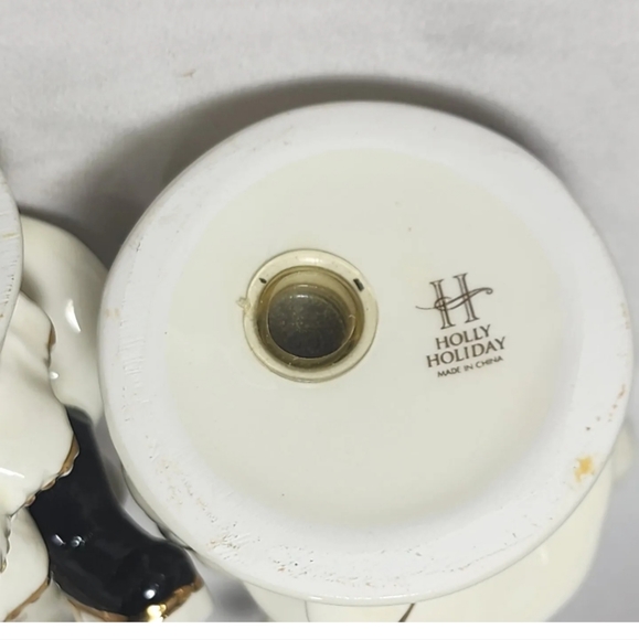 Vtg 1999 Christmas Skating Santas Salt & Pepper Shakers Home For The Holidays - Picture 6 of 9